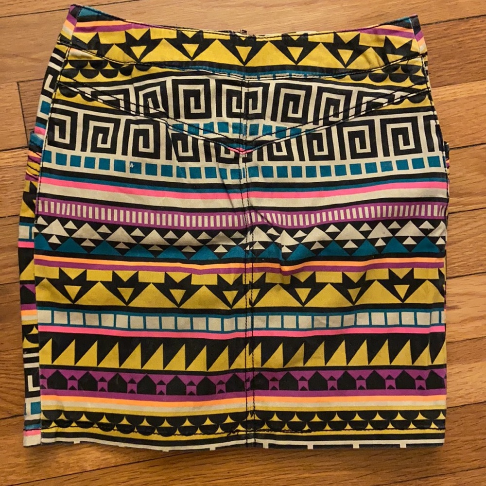 Patterned Skirt - Picture 2 of 3